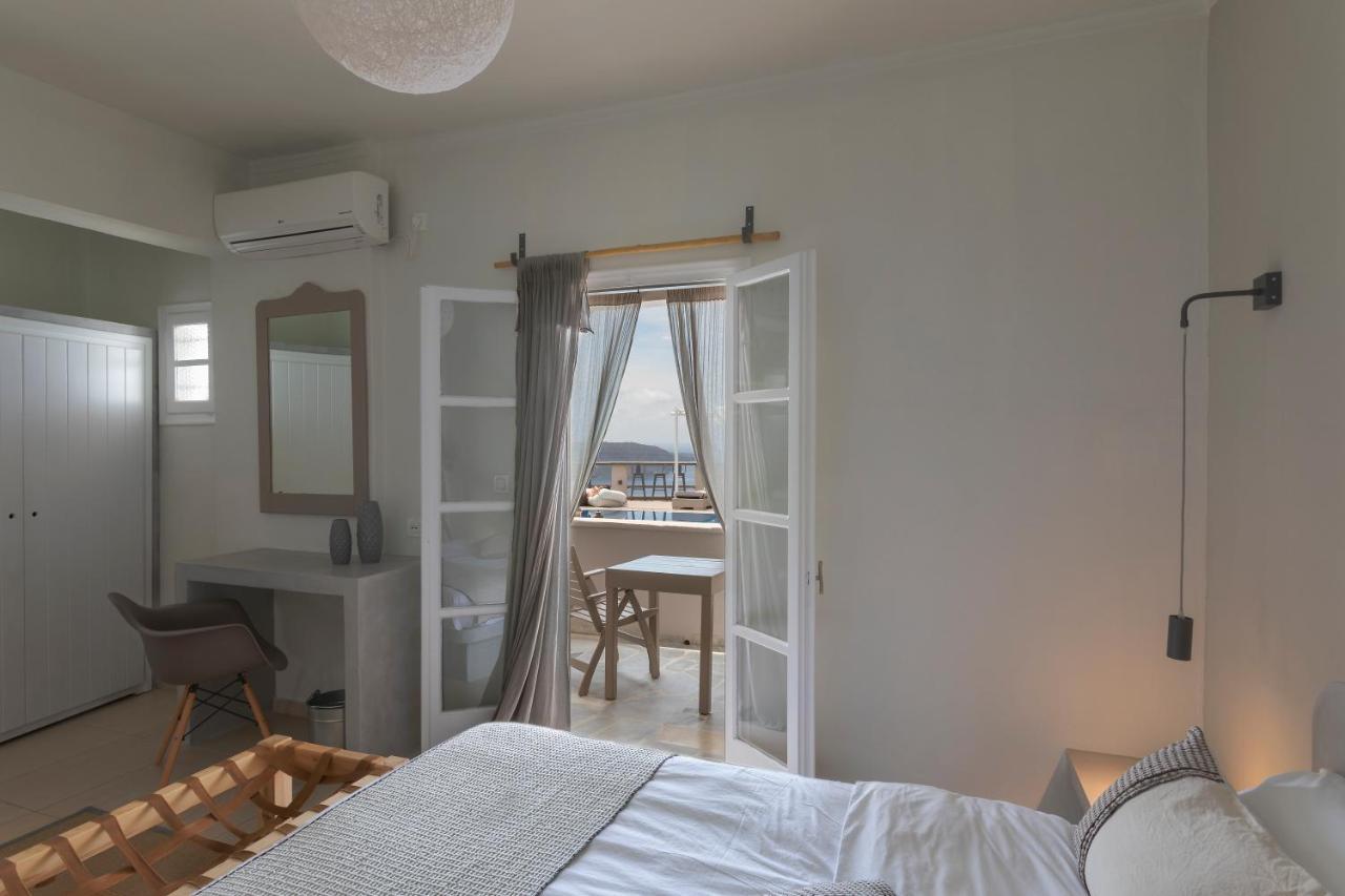 Grand View - Megalochori Santorini Aparthotel 3*