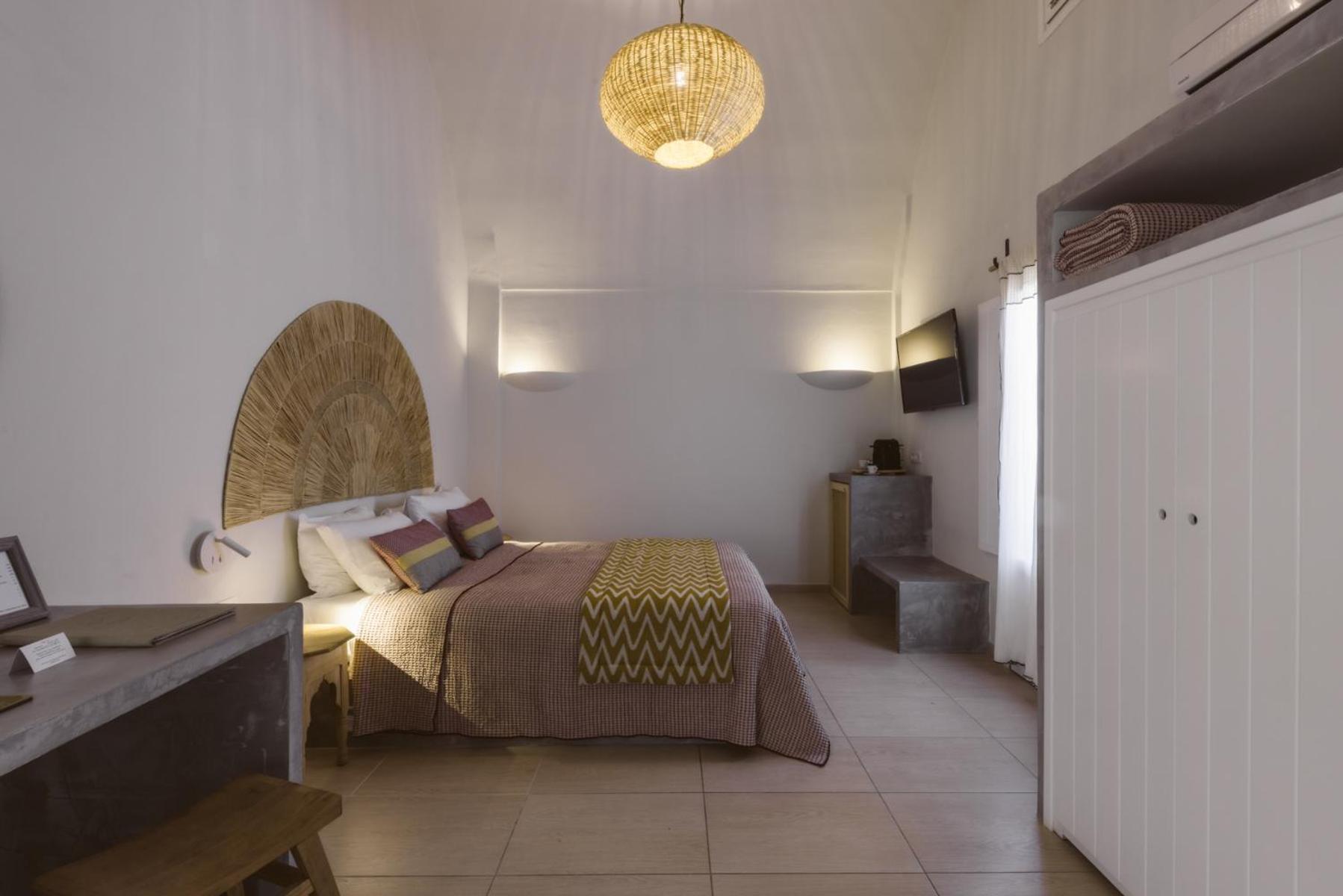 Grand View - Megalochori Santorini Aparthotel 3*